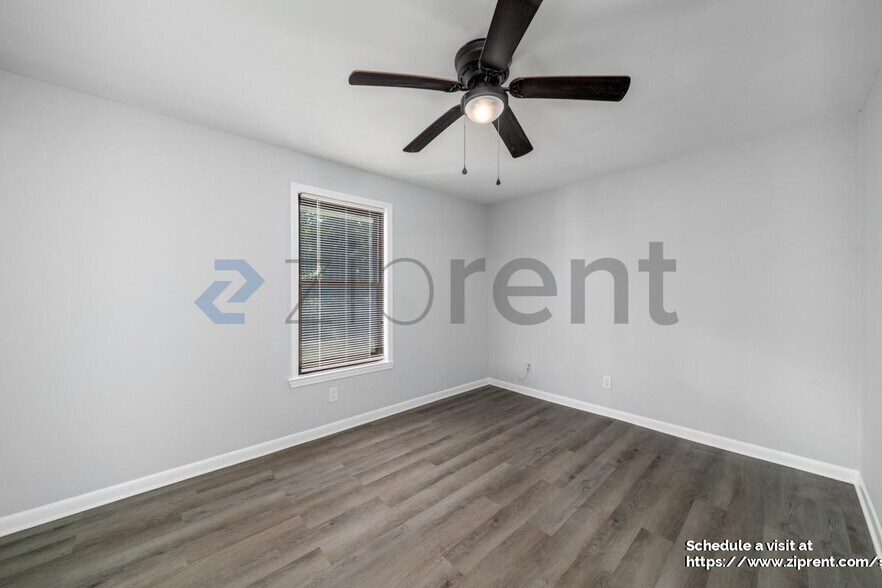 Building Photo - 575 Springwood Dr