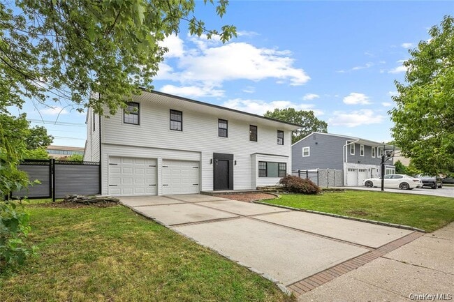 Building Photo - 26 Roseanne Dr