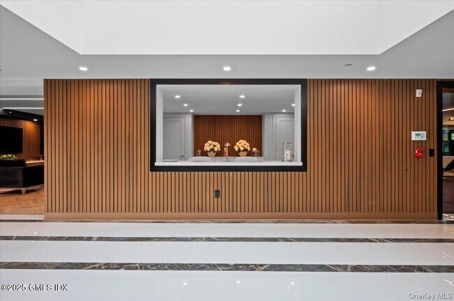 Building Photo - 1188 King St