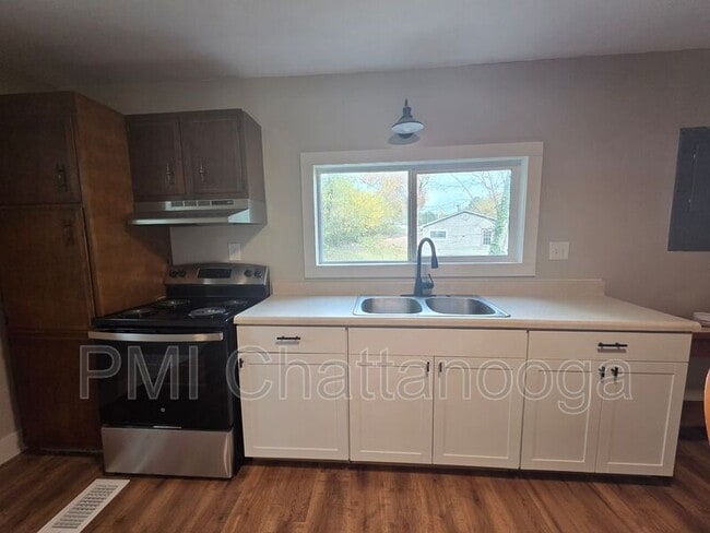 Building Photo - 510 Mission Ridge Rd