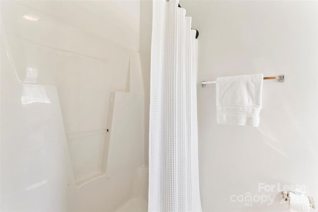 Building Photo - 2003 Red Carpet Ct