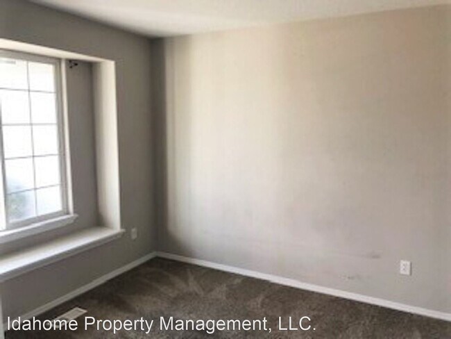 Building Photo - 4 br, 2.5 bath House - 610 E Blue Heron St