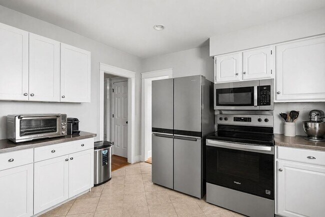 Building Photo - 18 Sprague Ct