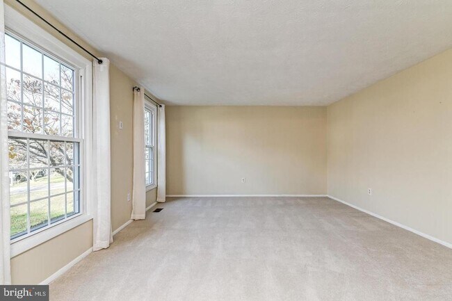 Building Photo - 1209 Crockett Ln