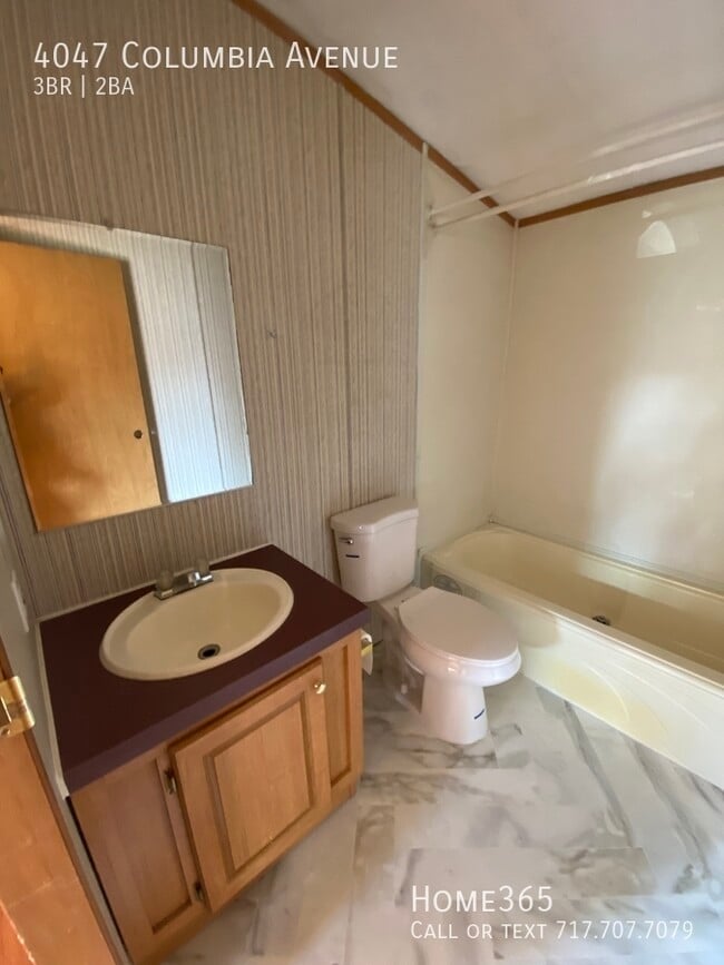 Building Photo - Three Bedroom Mobile Home