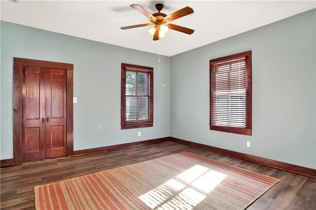 Building Photo - 112 Espejo St