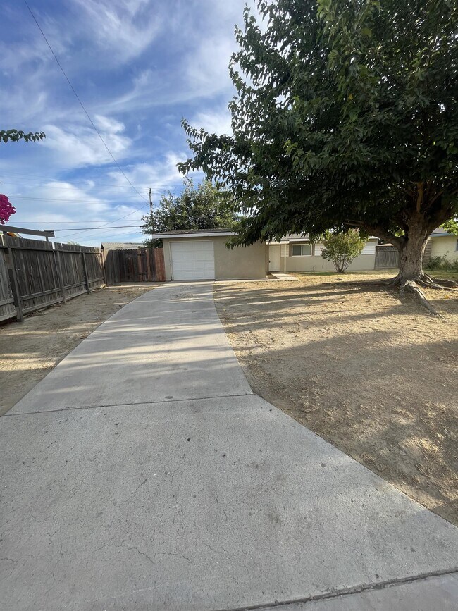 Primary Photo - 203 Buckley Ave