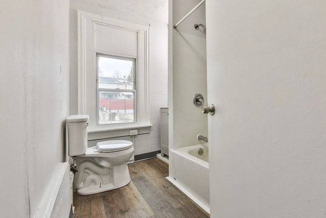 Building Photo - Beautifully Renovated 2-Bedroom, 1-Bath Apartment Move-In Ready!
