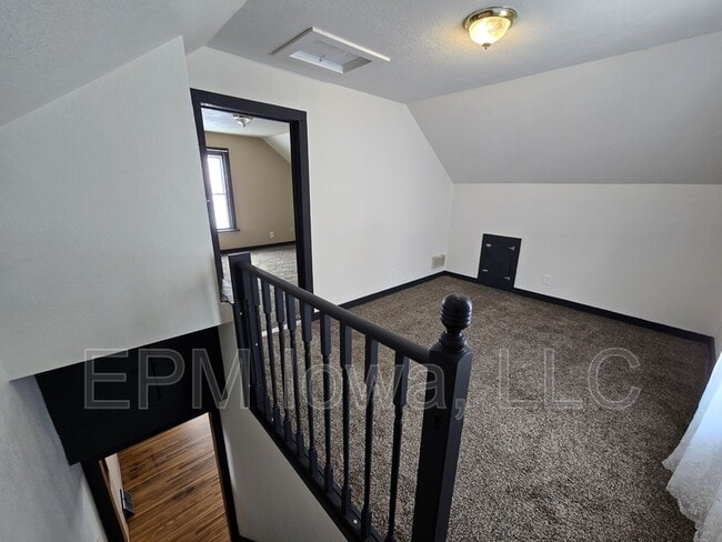 Building Photo - 304 N Nesbit Rd