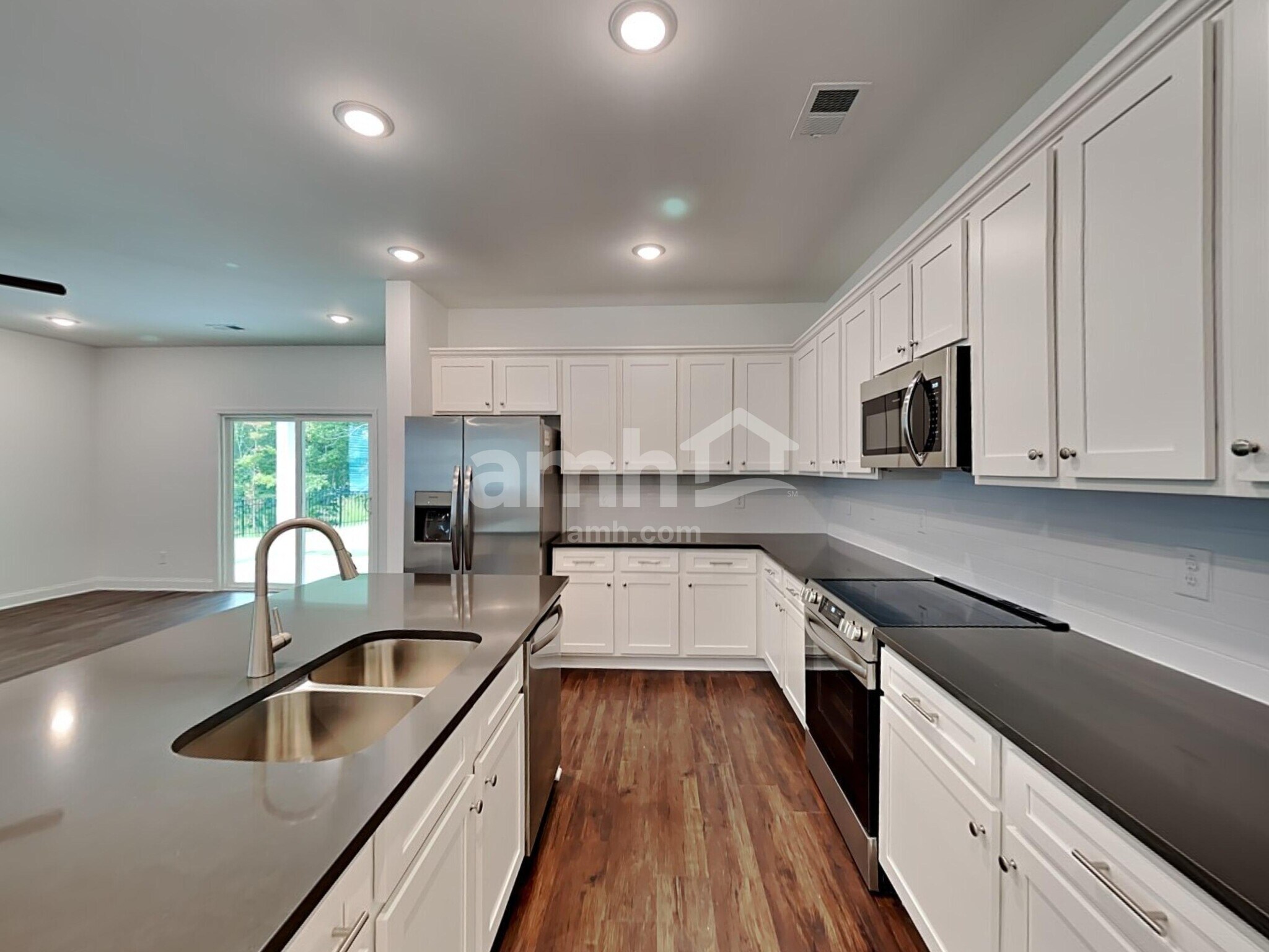Building Photo - 138 Spruce Cir