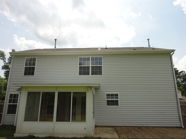 Building Photo - 220 N Fuquay Springs Avenue