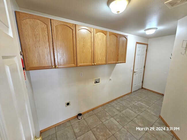 Building Photo - 21138 SW Houston Dr