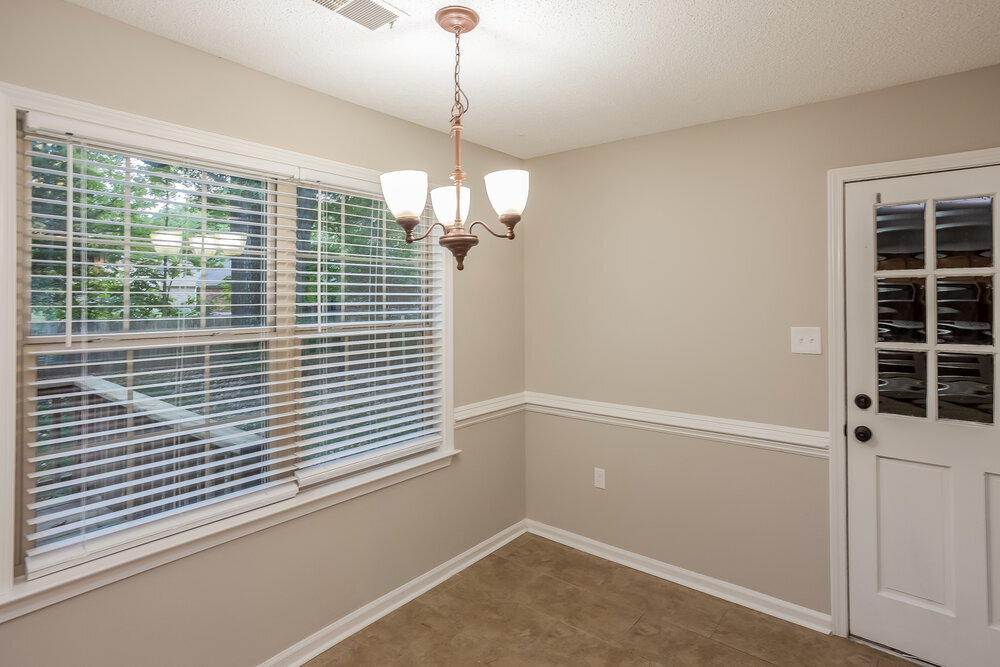 Building Photo - 7165 Chevy Chase Dr