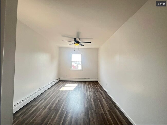 Building Photo - 13 E 17th St