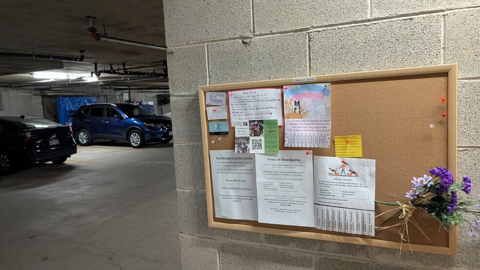 Parking garage - 2894 W Riverwalk Cir