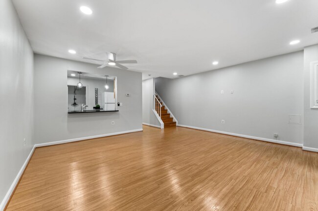 Building Photo - 1824 Bronzegate Blvd