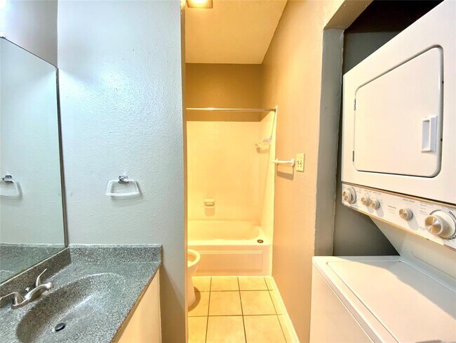 Building Photo - 10049 Westpark Dr