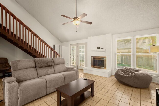 Building Photo - 2810 Goldbridge Dr