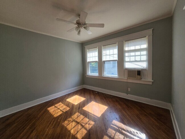 Building Photo - Charming Historic 2BR Apartment with Garag...