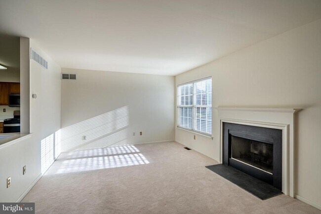Building Photo - 609 Hamilton St