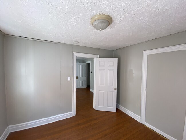 Building Photo - 324 N Franklin St