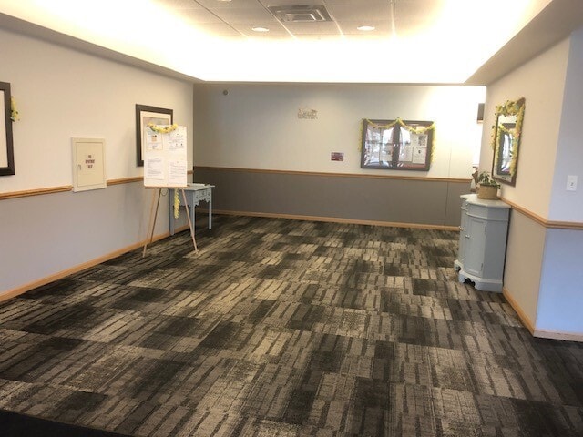 Lobby - 1750 Riverwoods Dr