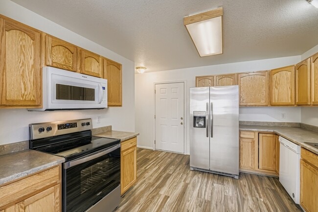 Building Photo - 655 Bosque Vista Point