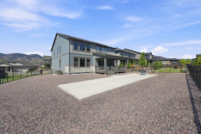 Building Photo - 3066 S Quaker St