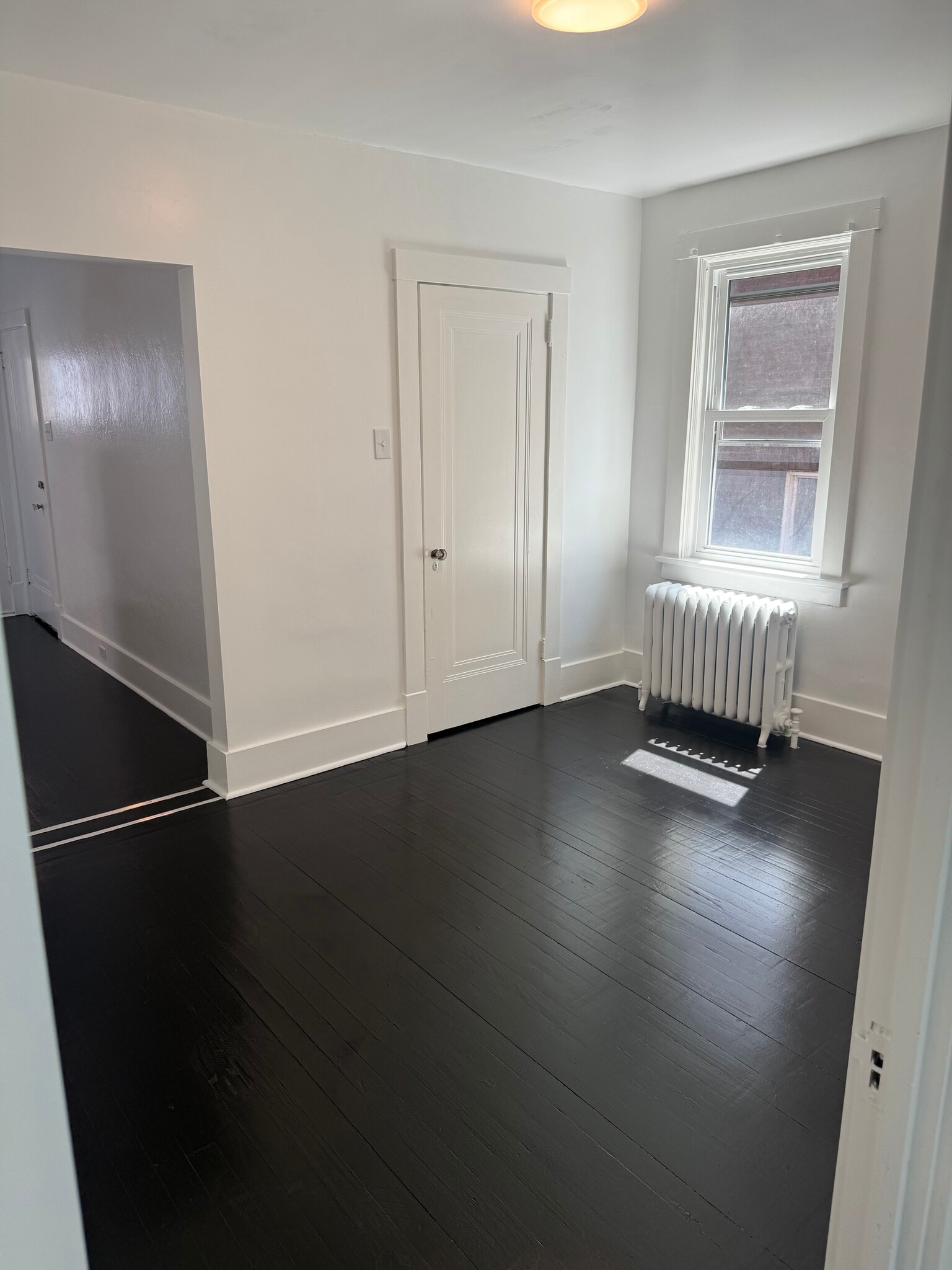 Building Photo - 3415 Parkview Ave