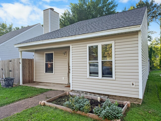 Building Photo - 173b Cumberland Rd