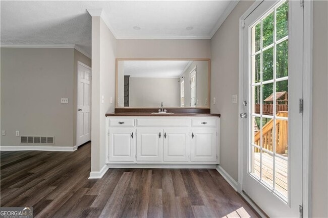Building Photo - 4752 Forest Glen Ct NE