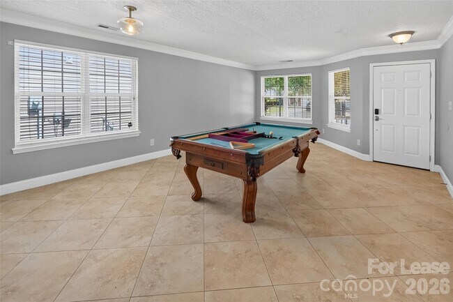 Building Photo - 10745 Glenluce Ave