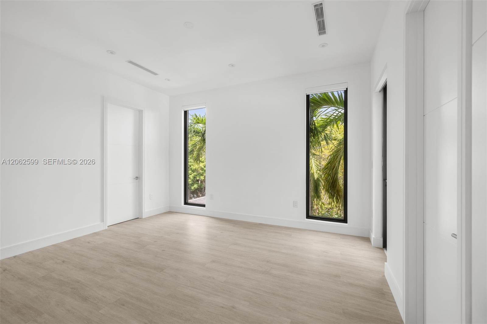 Building Photo - 2992 Coconut Ave