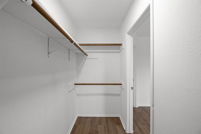 Building Photo - 2302 Doverglen Dr