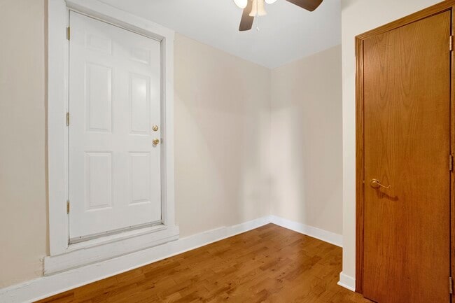 Building Photo - 2702 W 24th St