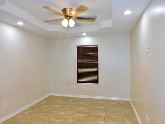 Building Photo - 1511 Cozumel Dr