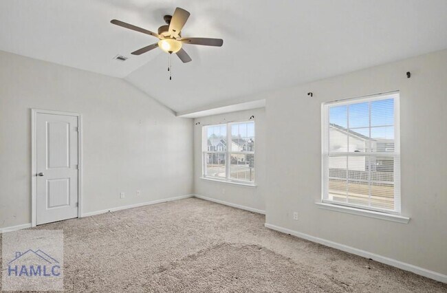 Building Photo - 121 Battalion Ln