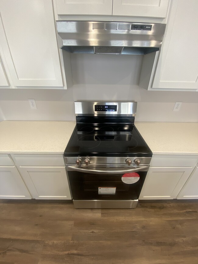 Building Photo - 28 Russet Wy