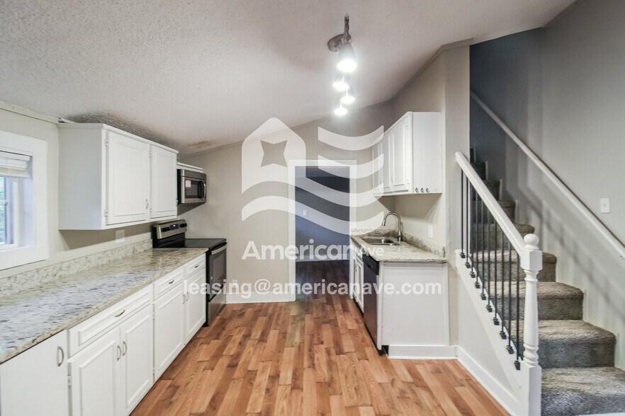 Building Photo - 5739 Springhill Ave