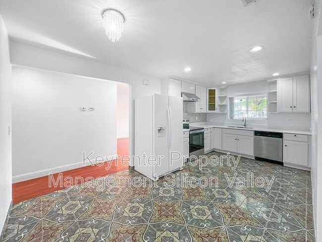 Building Photo - 1718 Vista Glen Dr