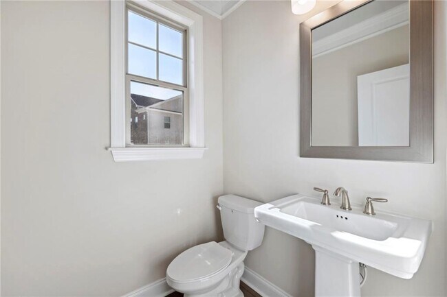 Building Photo - 1358 Live Oak Ln