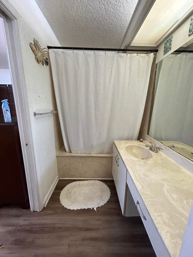 Building Photo - 1593 Hawthorne Pl