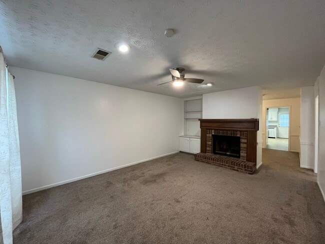 Building Photo - Location, Community, Quality Living. It St...