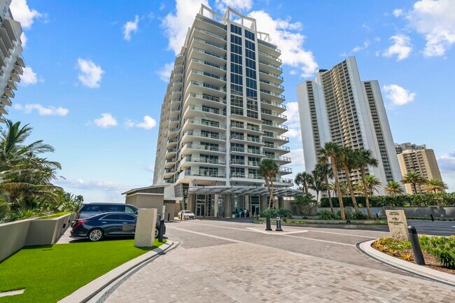 Building Photo - 3100 N Ocean Dr