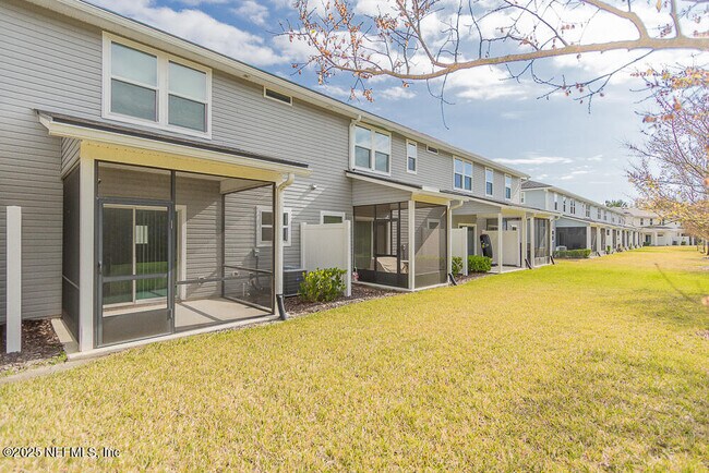 Building Photo - 14056 Sterely Ct S