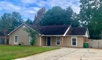 Building Photo - 3 Bd / 2 Bath Home in Pinehurst Subd.