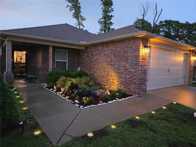 Building Photo - 4430 Douglas Ln
