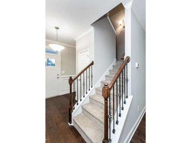 Building Photo - 210 Palisade Rdg