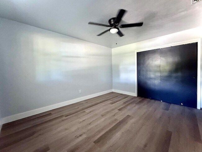 Building Photo - 1455 NE Silver Maple Way