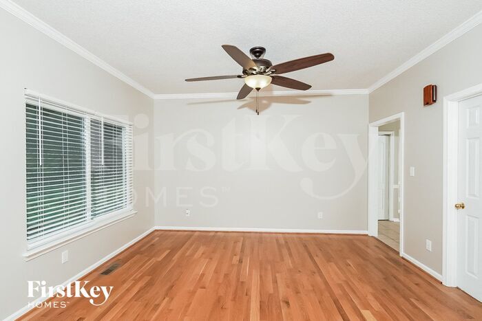 Building Photo - 305 Yellow Wood Ln